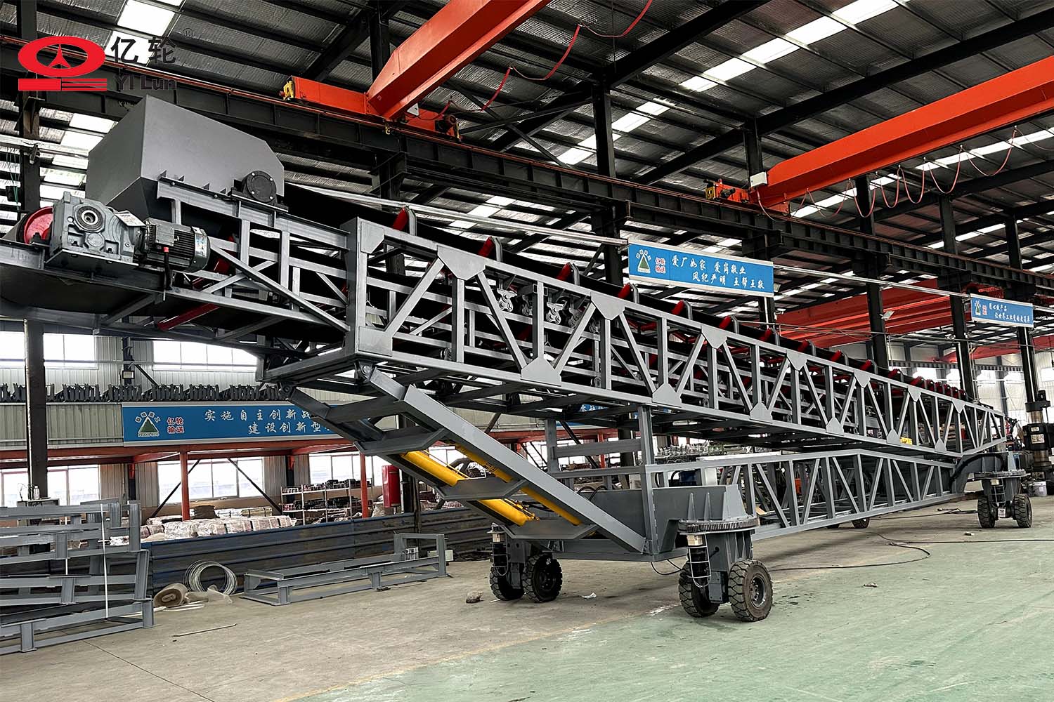 大型智能四驅輪式輸送機